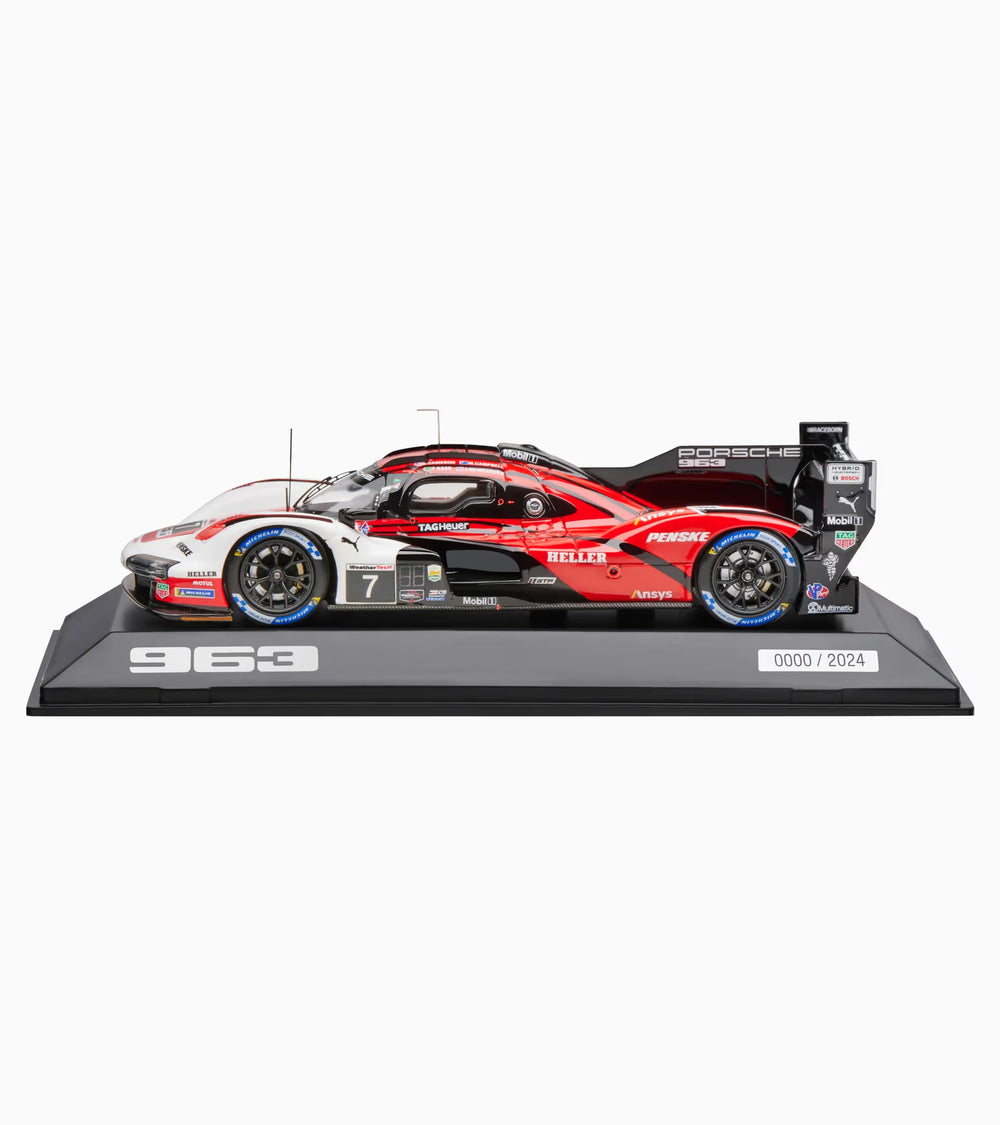 Porsche 963 #7 , 1:43 Scale Model Car - White/Red/Black