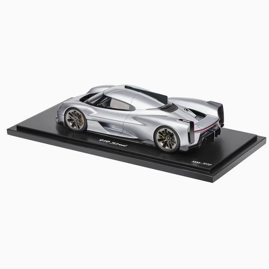 Porsche 919 Street 1:18 Scale Model Car