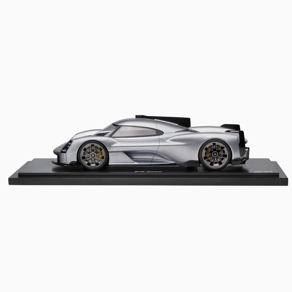 Porsche 919 Street 1:18 Scale Model Car